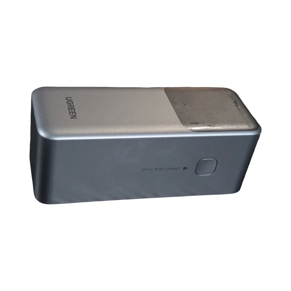 R8U UGREEN - Nexode 100W 12000mAh Fast Charge Power Bank with Smart Display Used